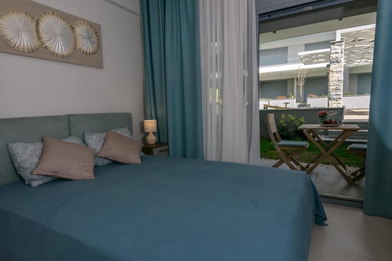 Itaka Studio Apartments - Halkidiki Suites Com Nikiti  Bagian luar foto