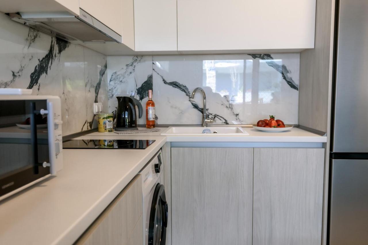 Itaka Studio Apartments - Halkidiki Suites Com Nikiti  Bagian luar foto