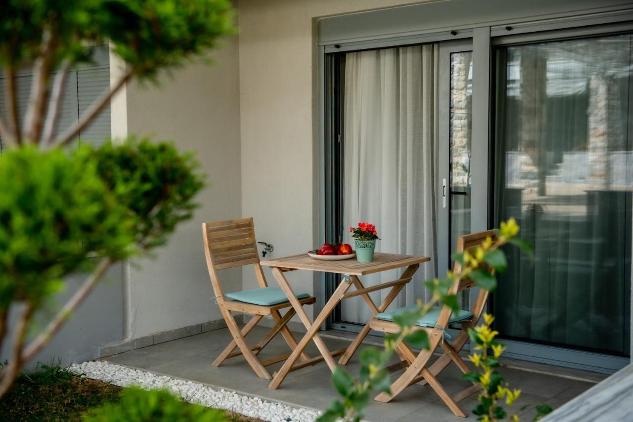 Itaka Studio Apartments - Halkidiki Suites Com Nikiti  Bagian luar foto