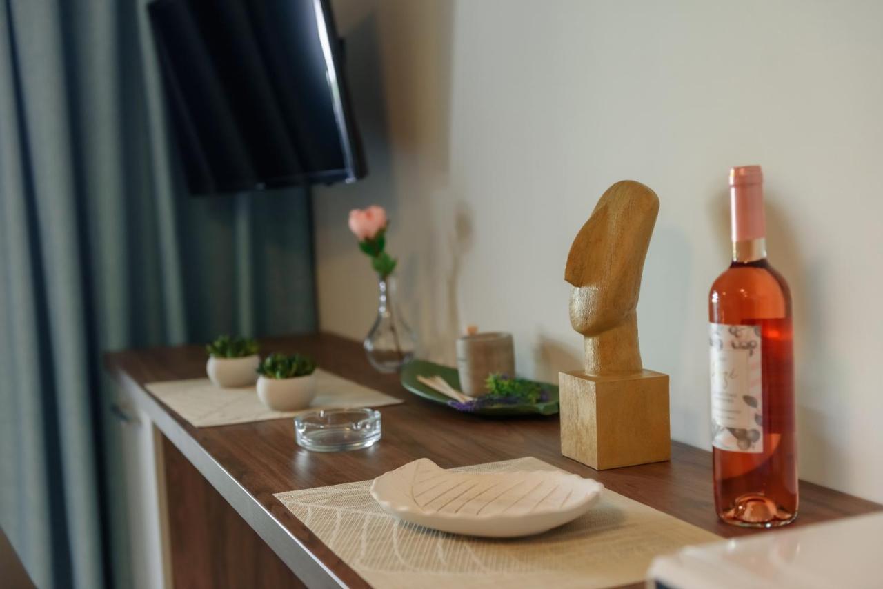 Itaka Studio Apartments - Halkidiki Suites Com Nikiti  Bagian luar foto